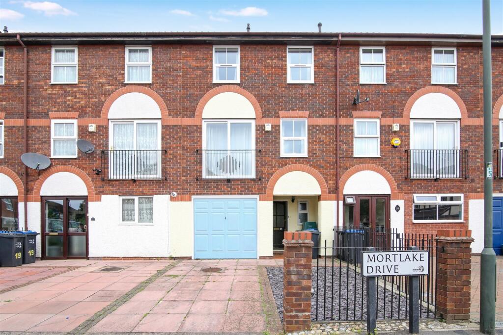 4 bed Mid Terraced House for rent in Mitcham. From Christopher St James - Colliers Wood