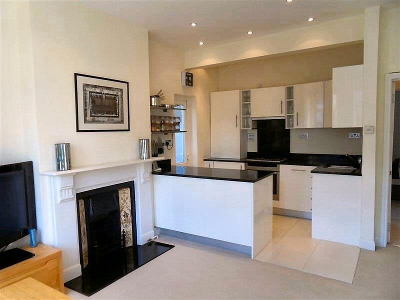 2 bed 1st Floor Flat for rent in Merton. From Christopher St James - Colliers Wood