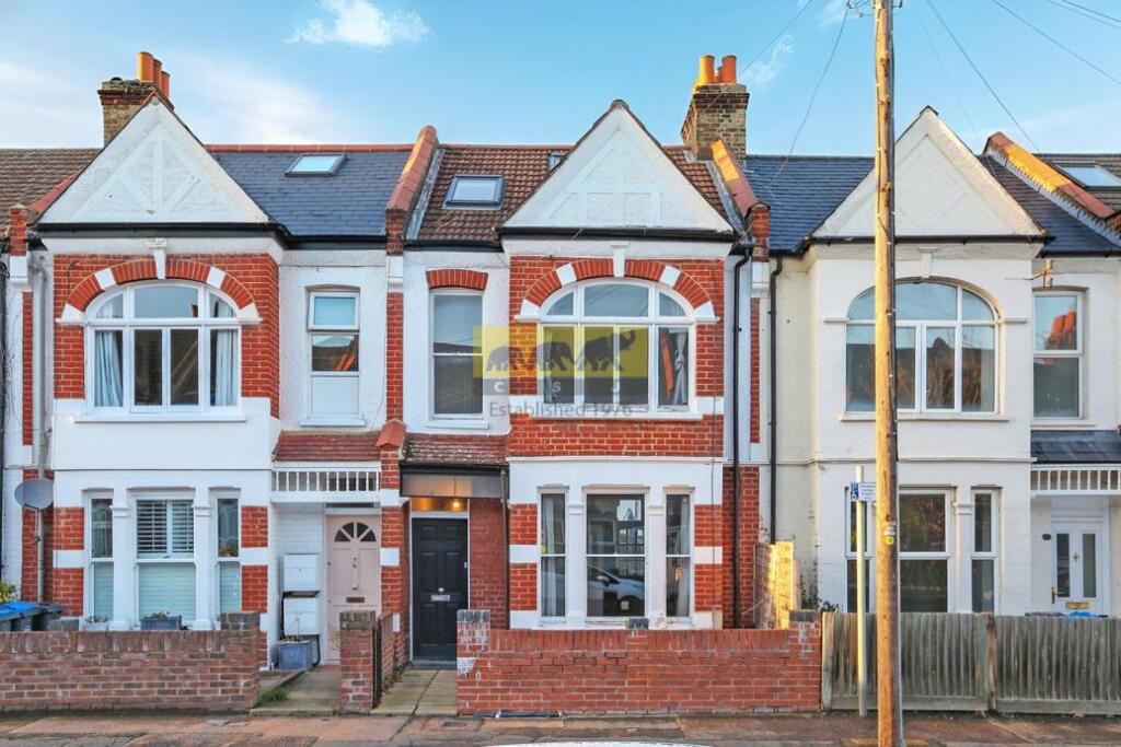 4 bed Detached for rent in Merton. From Christopher St James - Colliers Wood 4 bed Detached for rent in Merton. From Christopher St James - Colliers Wood