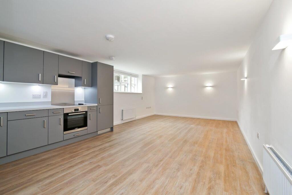 2 bed Apartment for rent in Streatham. From Christopher St James - Colliers Wood