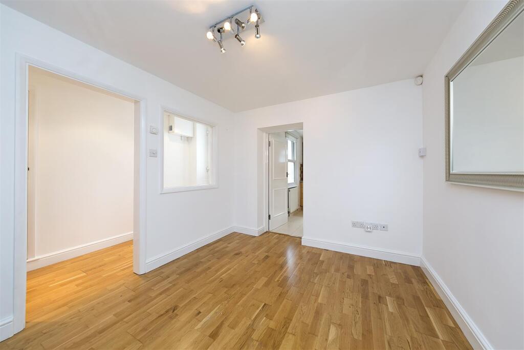 1 bed Apartment for rent in Twickenham. From Milestone and Collis Ltd 