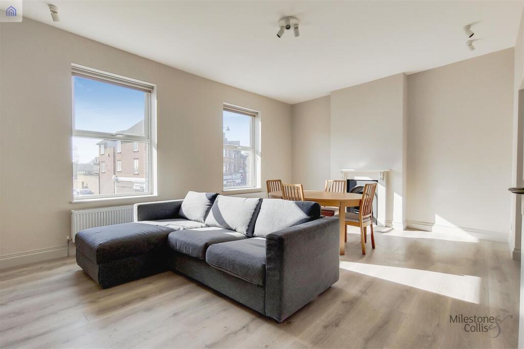 3 bed Annexe for rent in Twickenham. From Milestone and Collis Ltd 