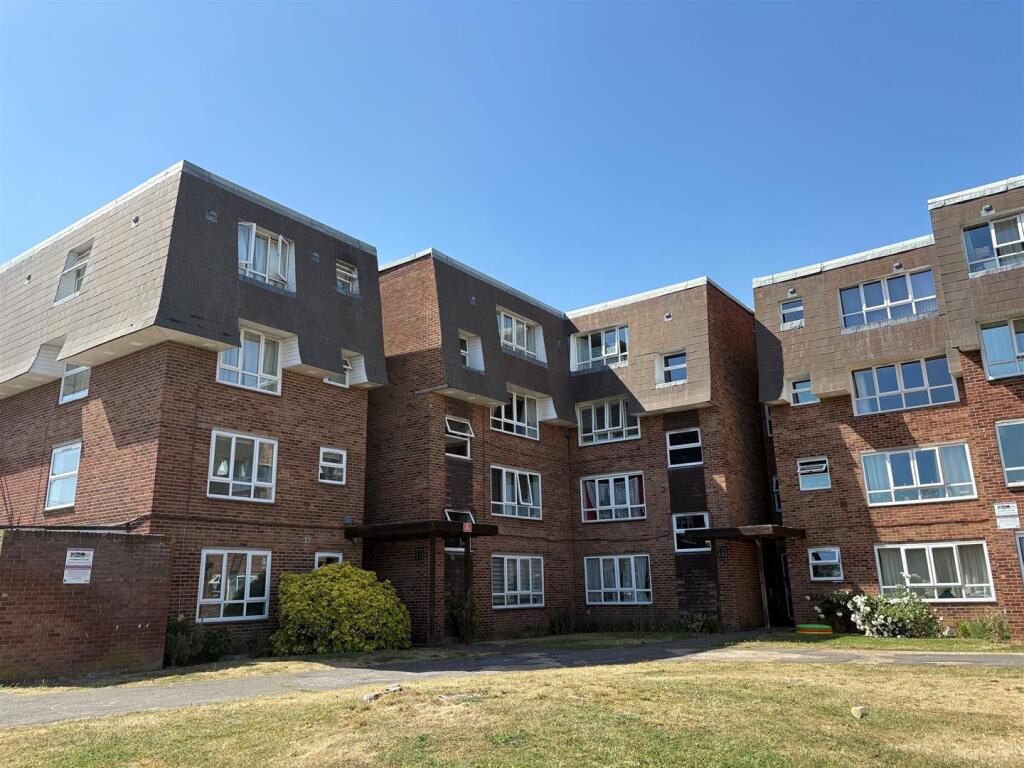 1 bed Apartment for rent in Feltham. From Milestone and Collis Ltd 1 bed Apartment for rent in Feltham. From Milestone and Collis Ltd