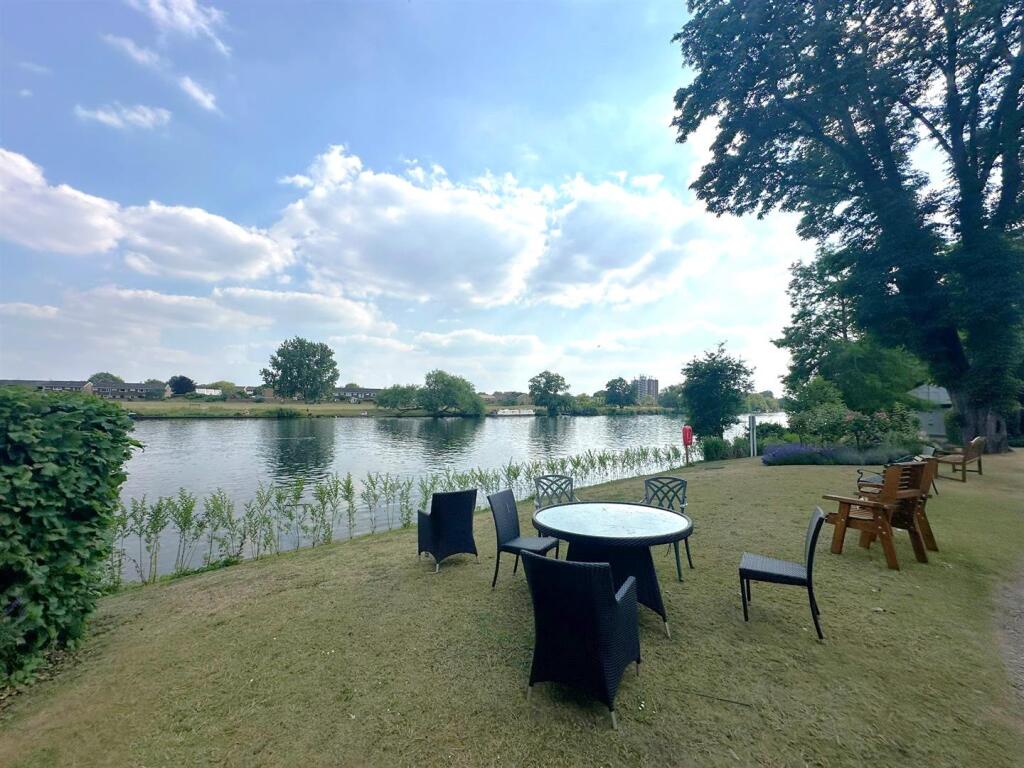 1 bed Apartment for rent in Hampton. From Milestone and Collis Ltd 