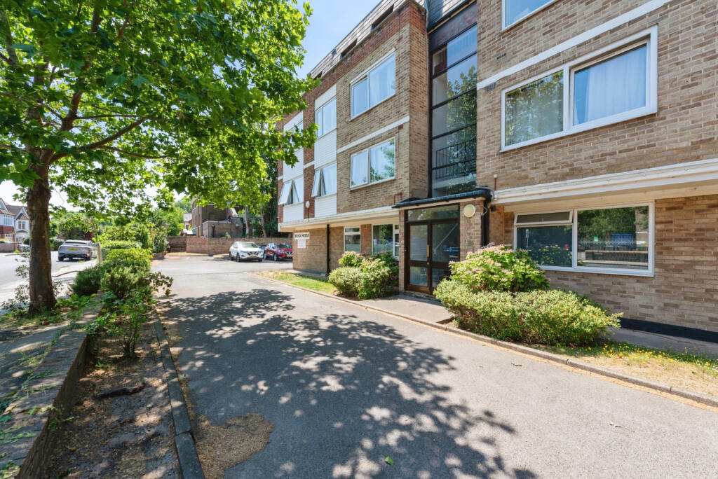 2 bed 1st Floor Flat for rent in Twickenham. From Milestone and Collis Ltd 