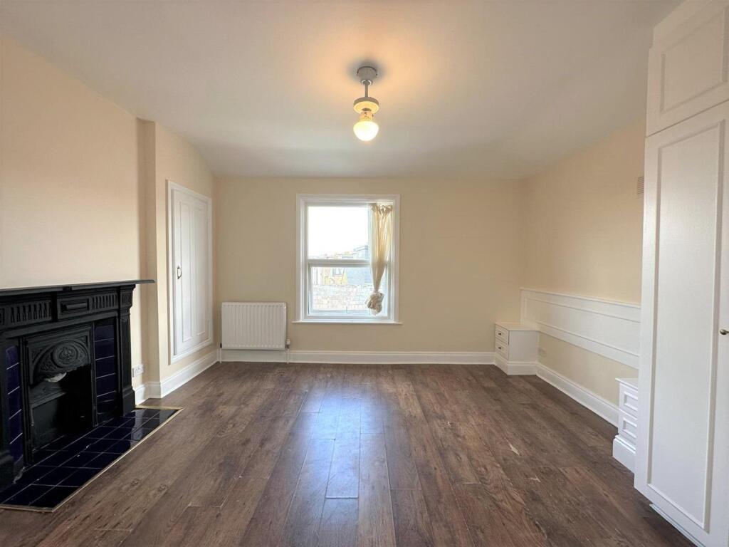 0 bed 1st Floor Flat for rent in Twickenham. From Milestone and Collis Ltd 