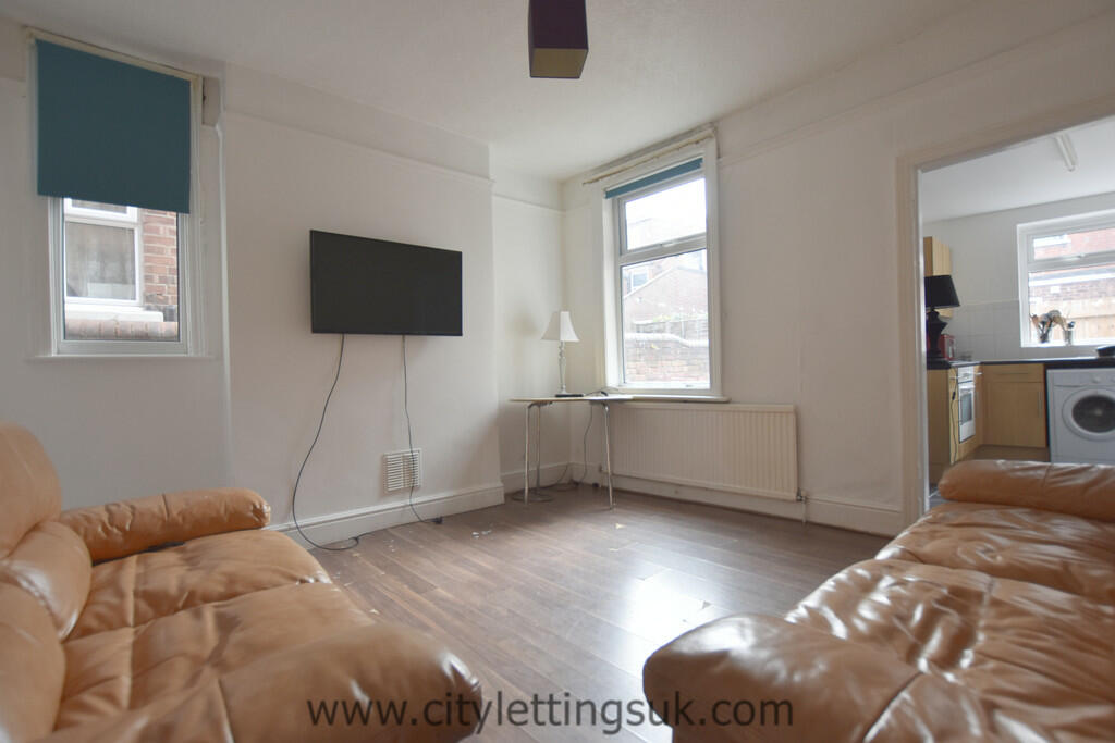 5 bed Semi Detached for rent in Nottingham. From City Lettings - Nottingham