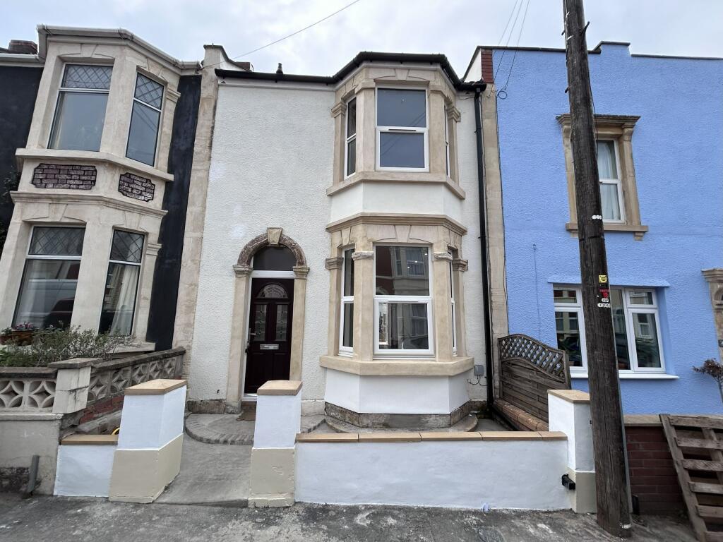 2 bed Mid Terraced House for rent in Bristol. From Holbrook Moran - Redfield