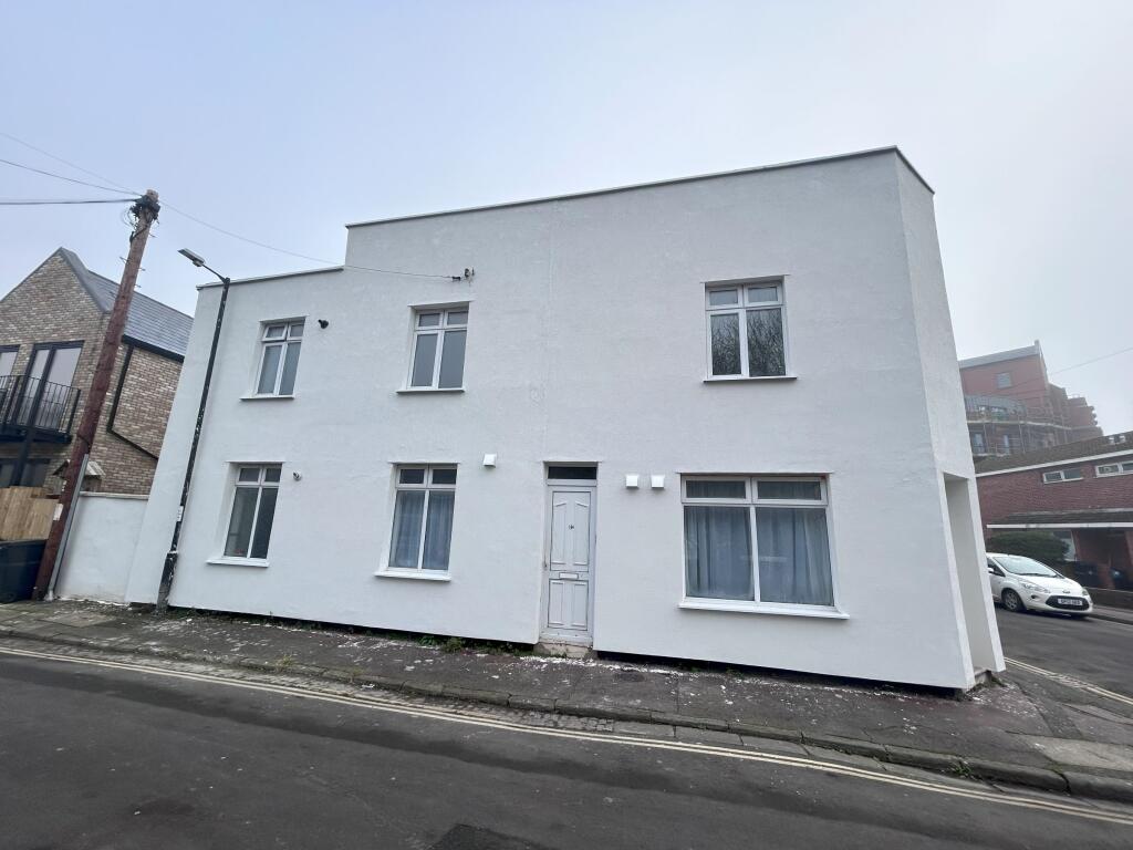 1 bed 1st Floor Flat for rent in Bristol. From Holbrook Moran - Redfield