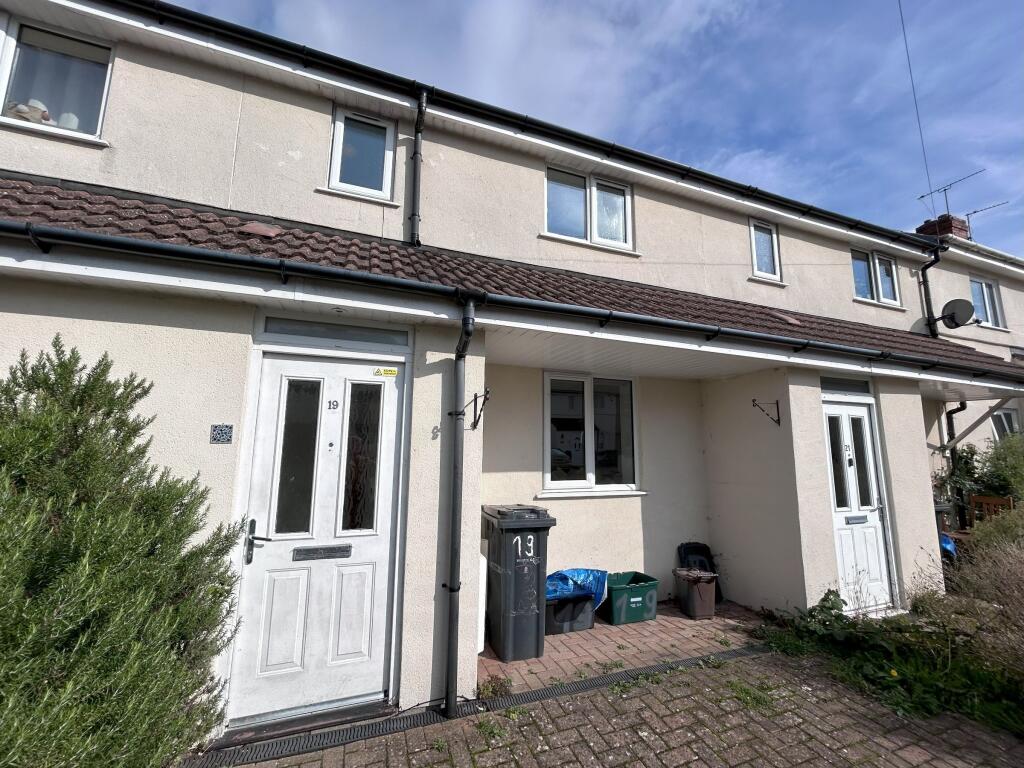 1 bed Mid Terraced House for rent in Bristol. From Holbrook Moran - Redfield