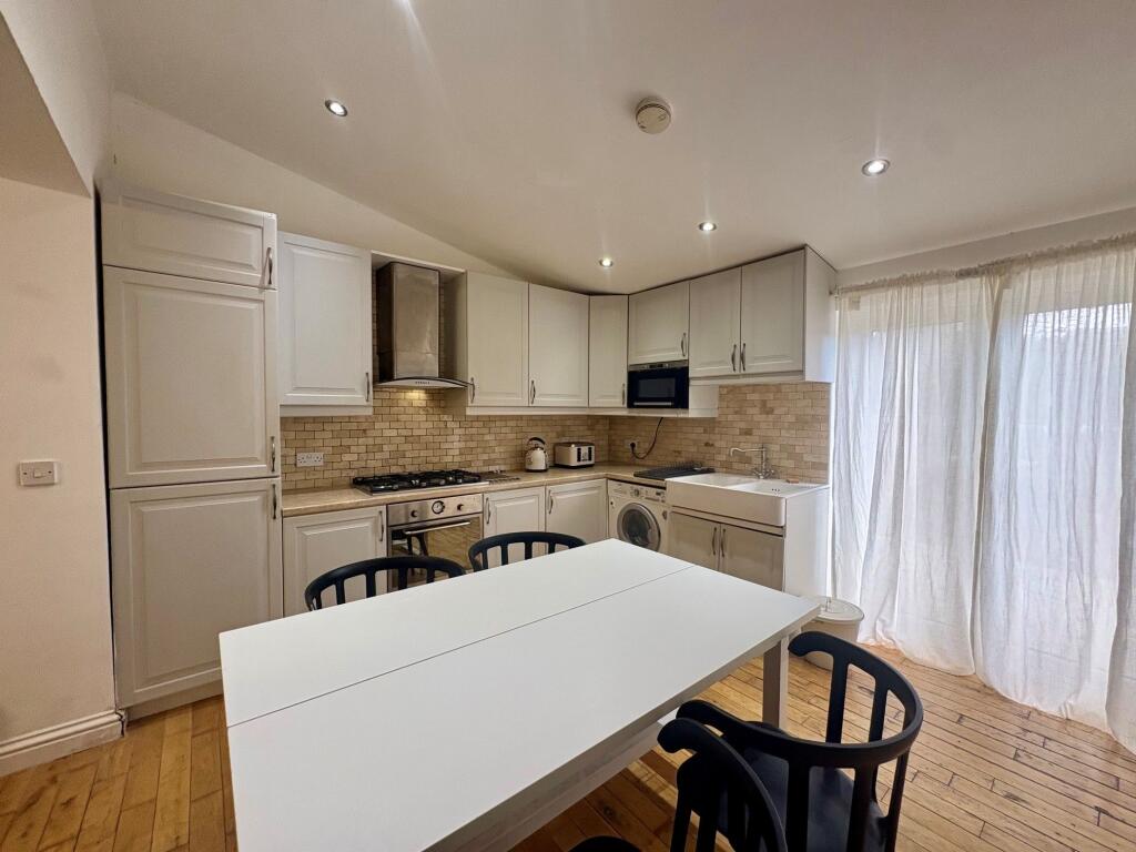 2 bed 1st Floor Flat for rent in Hillfields. From Holbrook Moran - Redfield 2 bed 1st Floor Flat for rent in Hillfields. From Holbrook Moran - Redfield