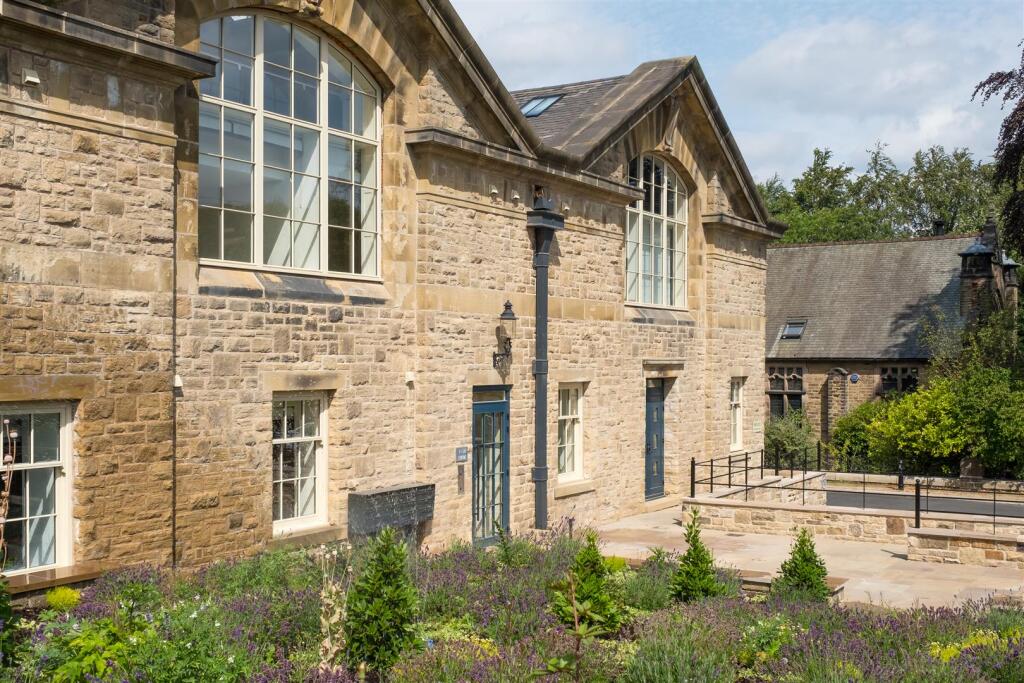 3 bed Mews for rent in Dungworth. From Spencer The Estate Agent - Sheffield 3 bed Mews for rent in Dungworth. From Spencer The Estate Agent - Sheffield