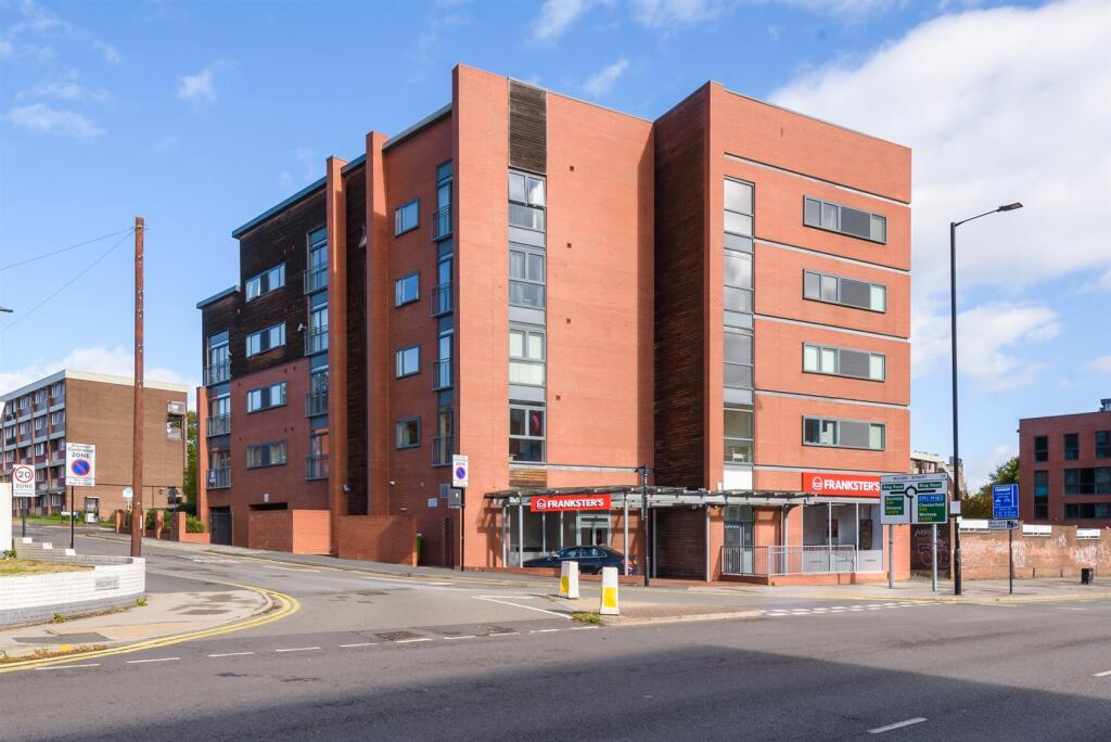 0 bed Studio for rent in Sheffield. From Spencer The Estate Agent - Sheffield