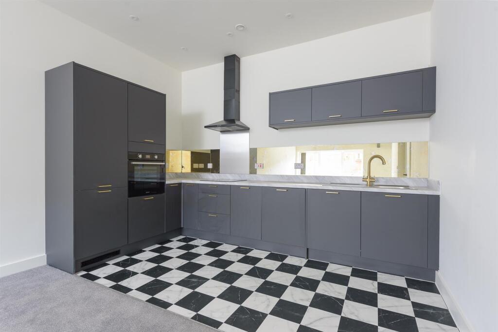 2 bed Apartment for rent in Dronfield. From Spencer The Estate Agent - Sheffield