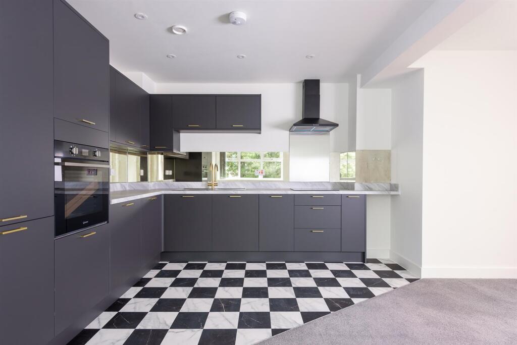1 bed Apartment for rent in Dronfield. From Spencer The Estate Agent - Sheffield