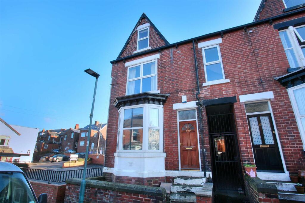 3 bed Mid Terraced House for rent in Long Line. From Spencer The Estate Agent - Sheffield