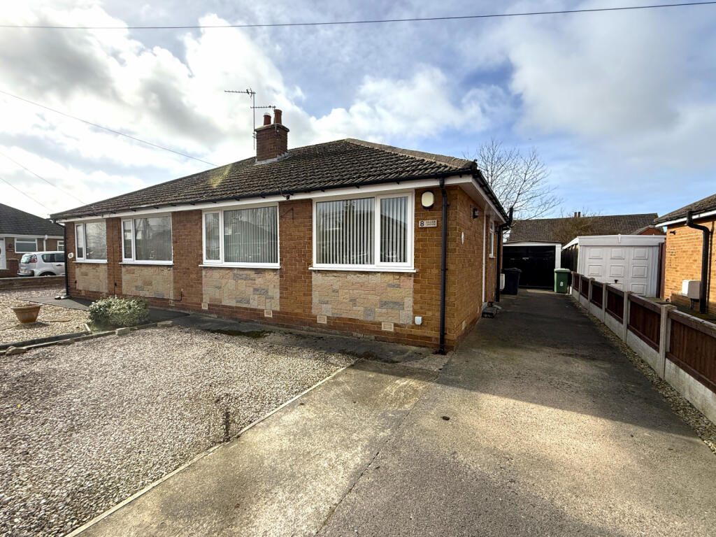 2 bed Semi-detached bungalow for rent in Freckleton. From Harbour Properties - Warton