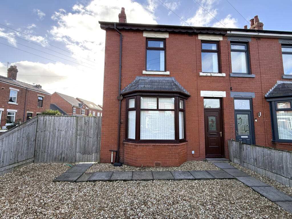 3 bed Semi Detached for rent in Freckleton. From Harbour Properties - Warton 3 bed Semi Detached for rent in Freckleton. From Harbour Properties - Warton