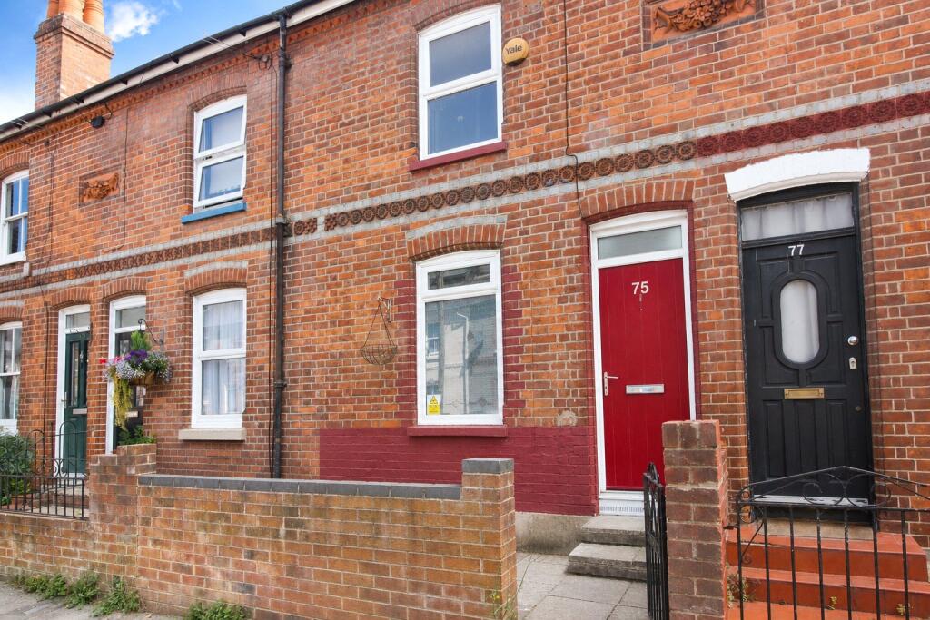 3 bed Mid Terraced House for rent in Shinfield. From AH Lansley Residential - Reading