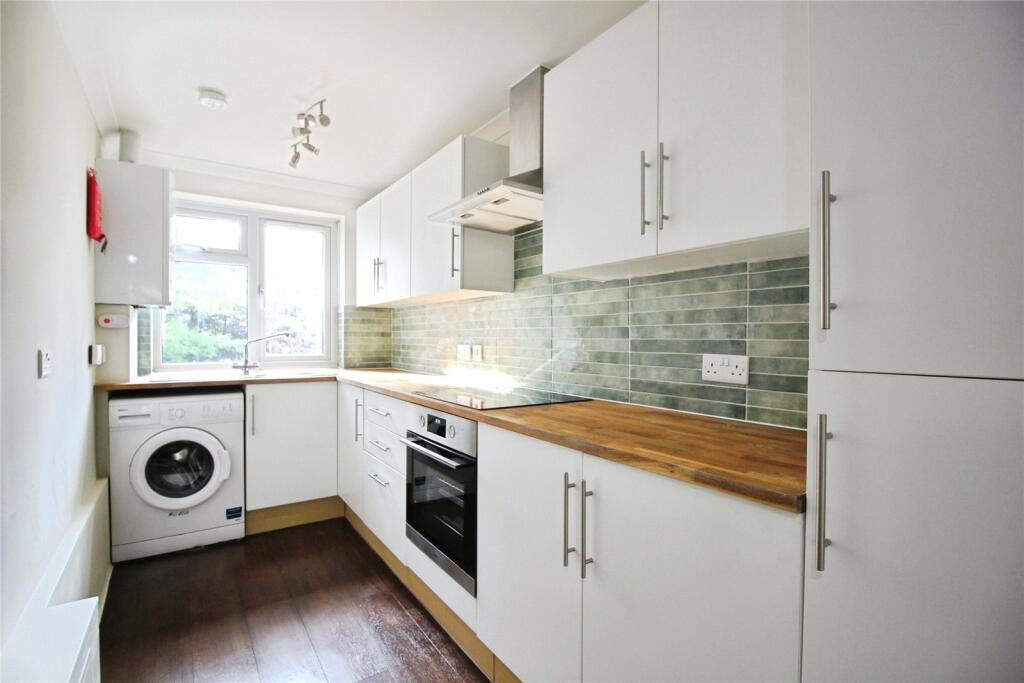 2 bed Apartment for rent in Shinfield. From AH Lansley Residential - Reading 2 bed Apartment for rent in Shinfield. From AH Lansley Residential - Reading