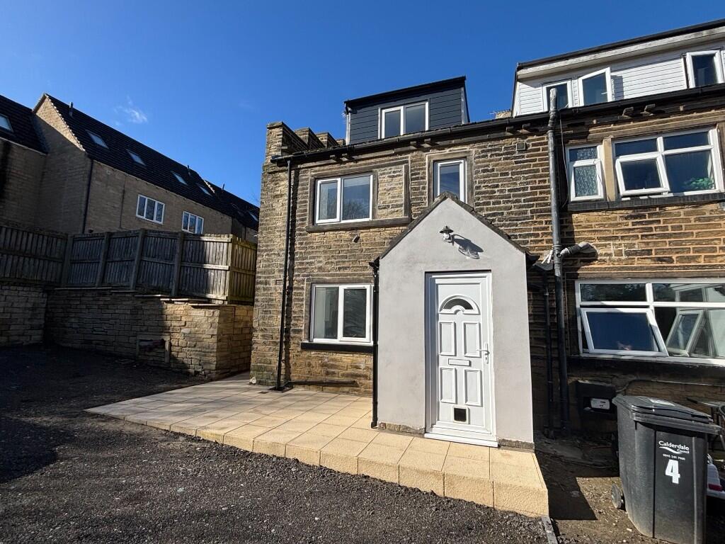 3 bed End of Terrace for rent in Ovenden Wood. From Alan Slater Property Services - Bradford