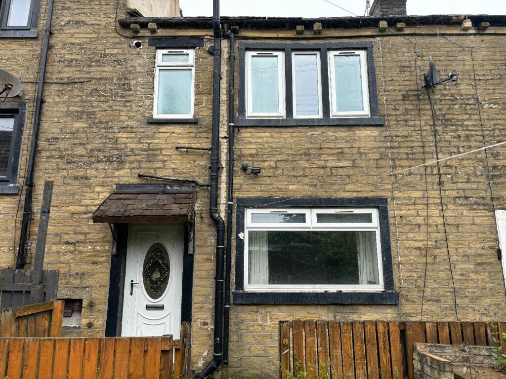 2 bed Mid Terraced House for rent in Ovenden Wood. From Alan Slater Property Services - Bradford