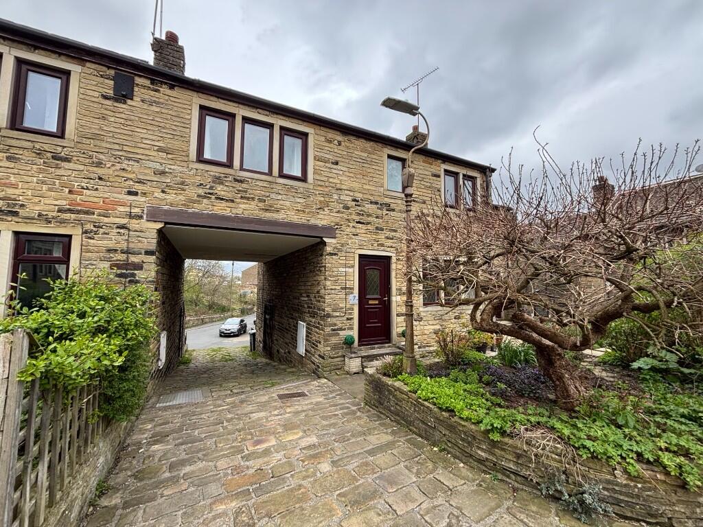 4 bed Town House for rent in Thornton. From Alan Slater Property Services - Bradford