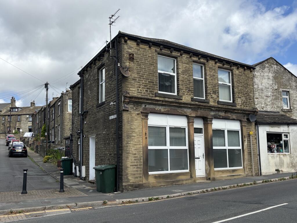 2 bed End of Terrace for rent in Bradford. From Alan Slater Property Services - Bradford