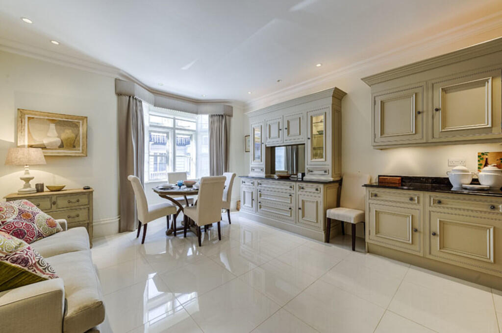 3 bed Apartment for rent in Chelsea. From Nicolas Van Patrick - Knightsbridge and Chelsea 3 bed Apartment for rent in Chelsea. From Nicolas Van Patrick - Knightsbridge and Chelsea