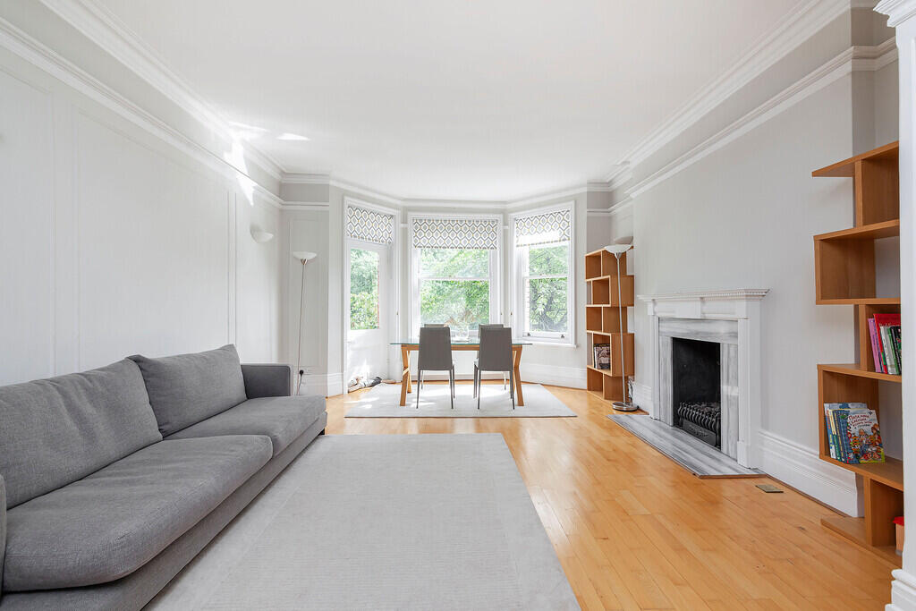 3 bed Apartment for rent in Battersea. From Nicolas Van Patrick - Knightsbridge and Chelsea
