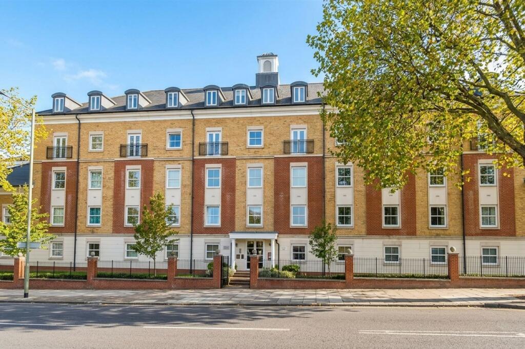 2 bed 1st Floor Flat for rent in Friern Barnet. From Squires Estates 2 bed 1st Floor Flat for rent in Friern Barnet. From Squires Estates