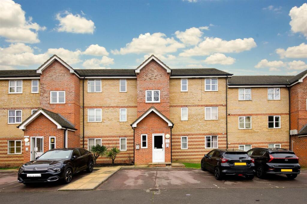 2 bed 1st Floor Flat for rent in Finchley. From Squires Estates 2 bed 1st Floor Flat for rent in Finchley. From Squires Estates