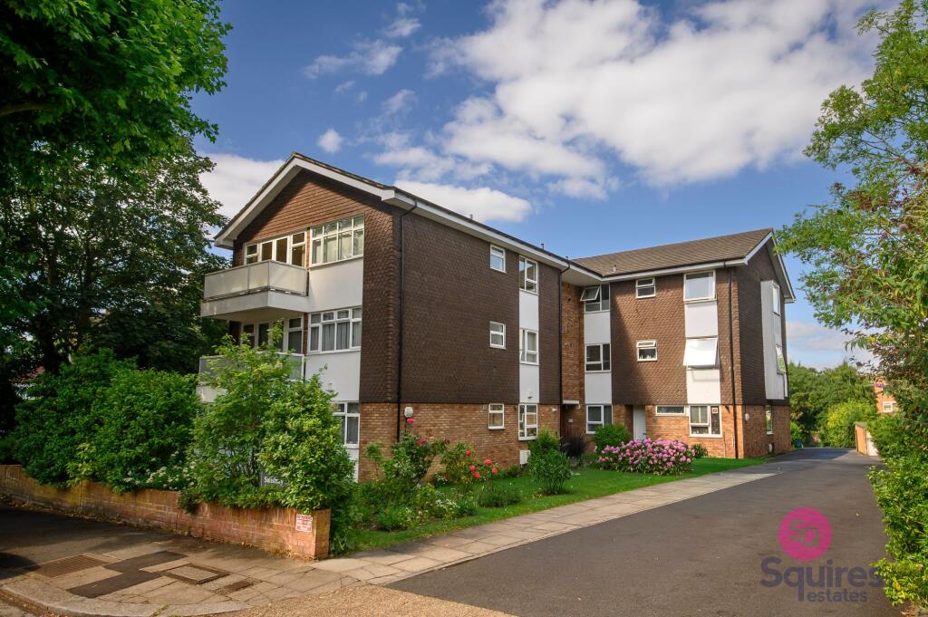 3 bed 1st Floor Flat for rent in Finchley. From Squires Estates