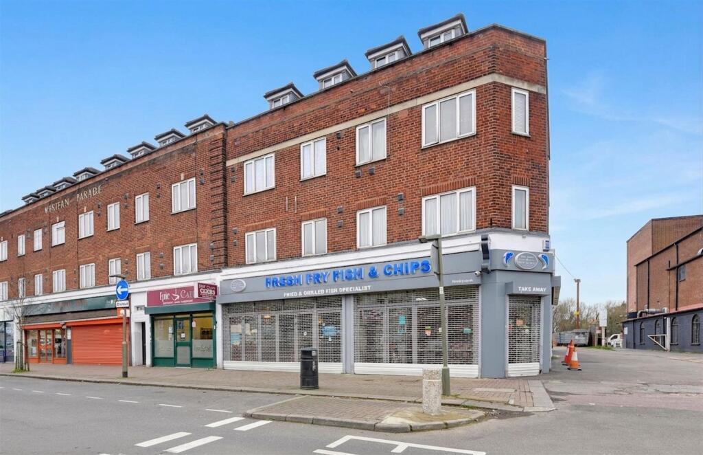 2 bed 1st Floor Flat for rent in Barnet. From Squires Estates