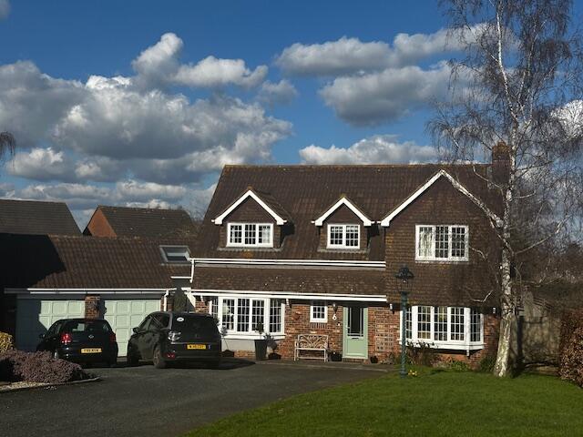 4 bed Detached for rent in Shillingford Abbot. From Total Letting Exeter - Exeter 4 bed Detached for rent in Shillingford Abbot. From Total Letting Exeter - Exeter