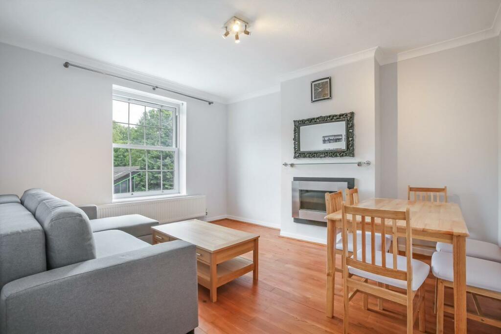 2 bed Apartment for rent in Bermondsey. From Leonard Leese Ltd