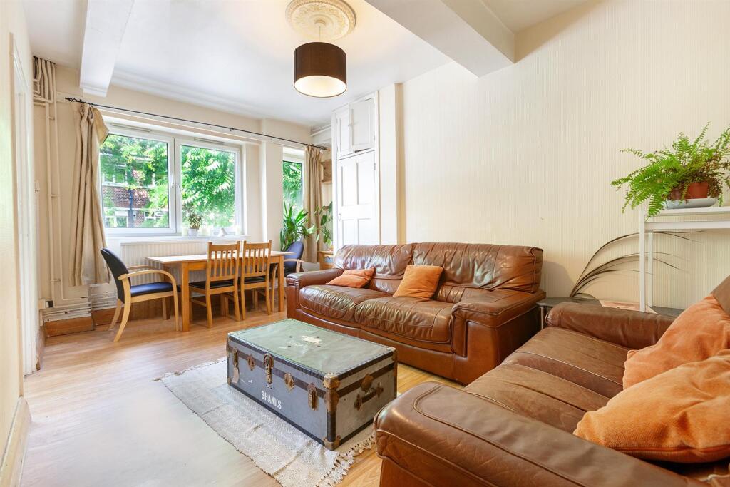 3 bed Apartment for rent in Bermondsey. From Leonard Leese - London