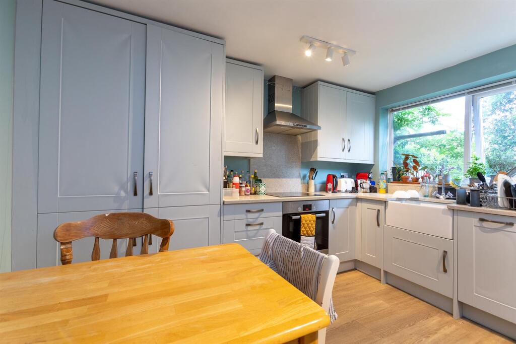4 bed Apartment for rent in Bermondsey. From Leonard Leese - London