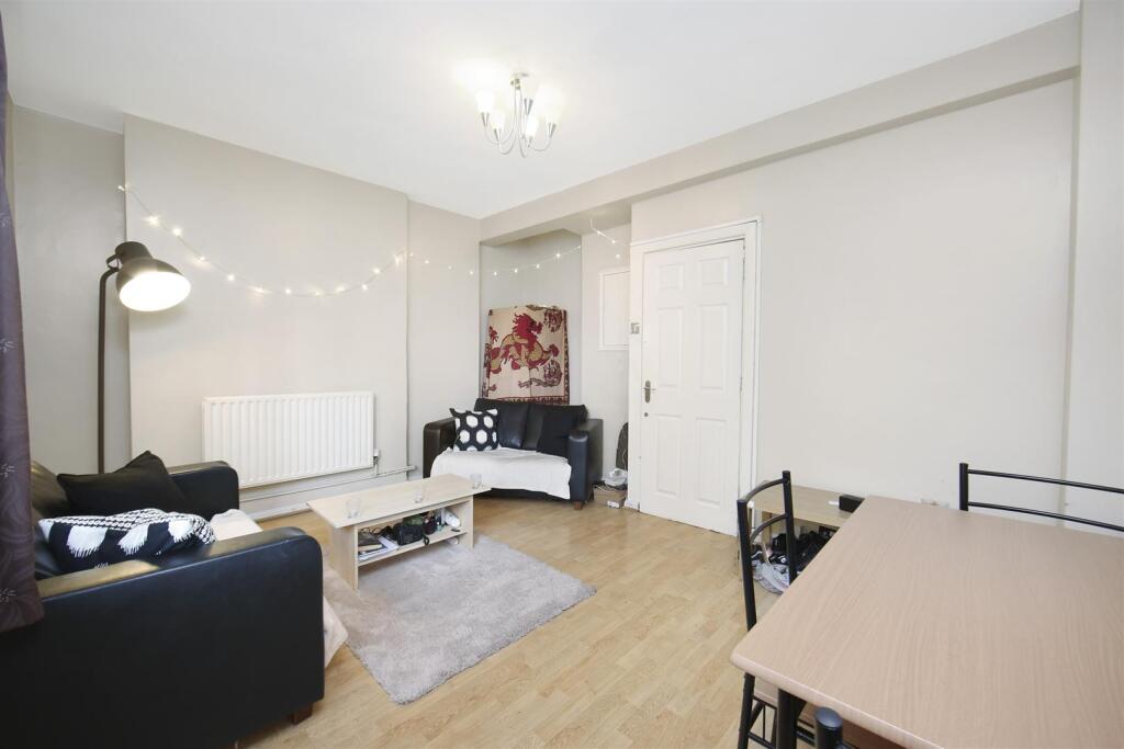 3 bed Apartment for rent in Bermondsey. From Leonard Leese - London 3 bed Apartment for rent in Bermondsey. From Leonard Leese - London