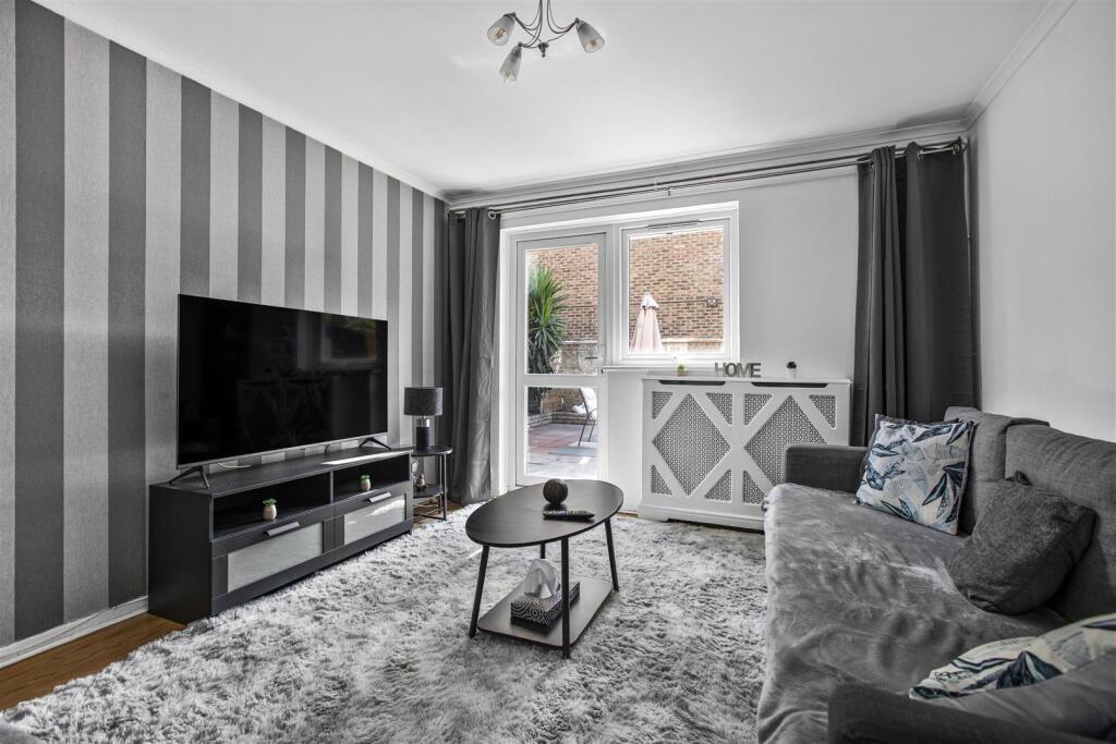 2 bed Apartment for rent in Camberwell. From Leonard Leese - London