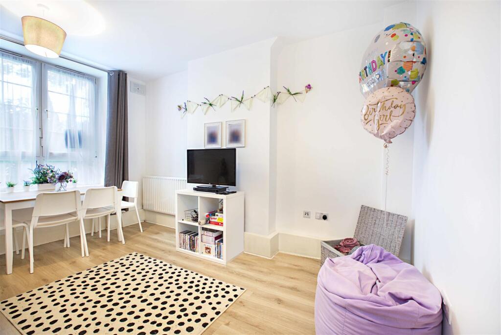 3 bed Apartment for rent in Bermondsey. From Leonard Leese - London 3 bed Apartment for rent in Bermondsey. From Leonard Leese - London