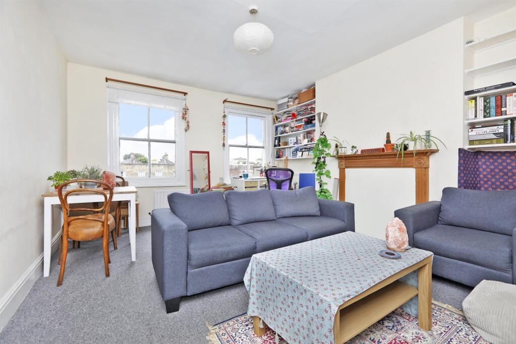 2 bed Apartment for rent in Clapham. From Leonard Leese - London