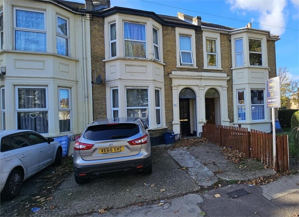 1 bed Apartment for rent in Southend-on-Sea. From Castle Estate Agents - Leigh-On-Sea