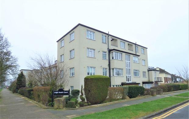 2 bed Apartment for rent in Hadleigh. From Castle Estate Agents - Leigh-On-Sea