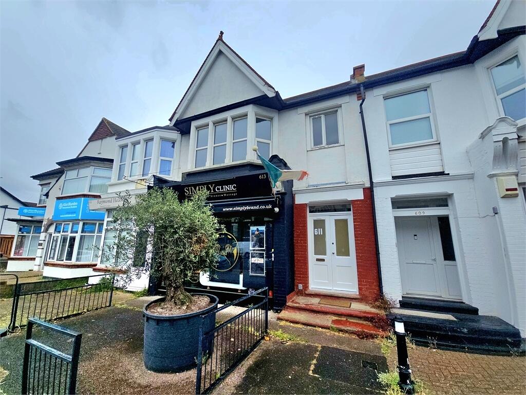 3 bed House (unspecified) for rent in Southend-on-Sea. From Castle Estate Agents - Leigh-On-Sea