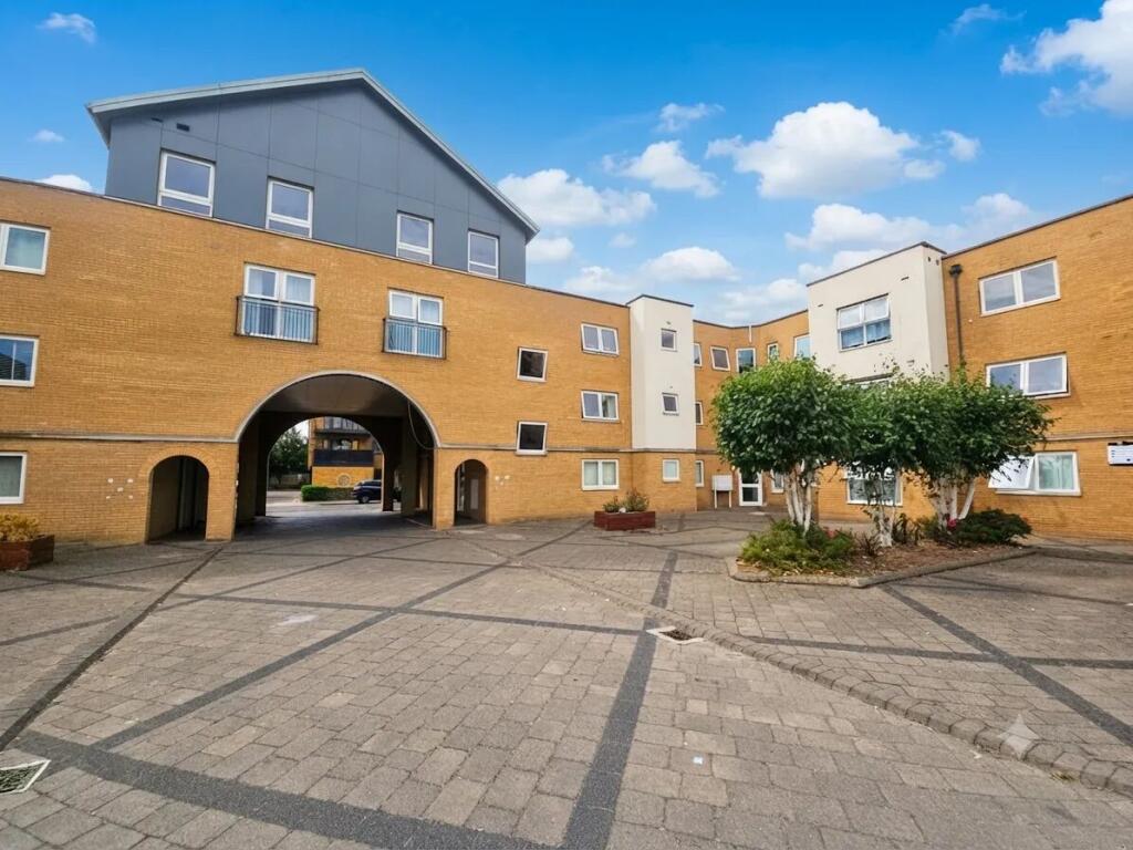 1 bed 1st Floor Flat for rent in Southend-on-Sea. From Castle Estate Agents - Leigh-On-Sea 1 bed 1st Floor Flat for rent in Southend-on-Sea. From Castle Estate Agents - Leigh-On-Sea
