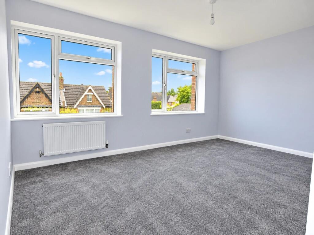 1 bed Apartment for rent in Southend-on-Sea. From Castle Estate Agents - Leigh-On-Sea