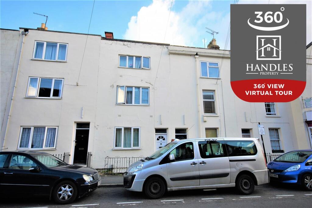 5 bed Detached for rent in Royal Leamington Spa. From Handles Property - Leamington