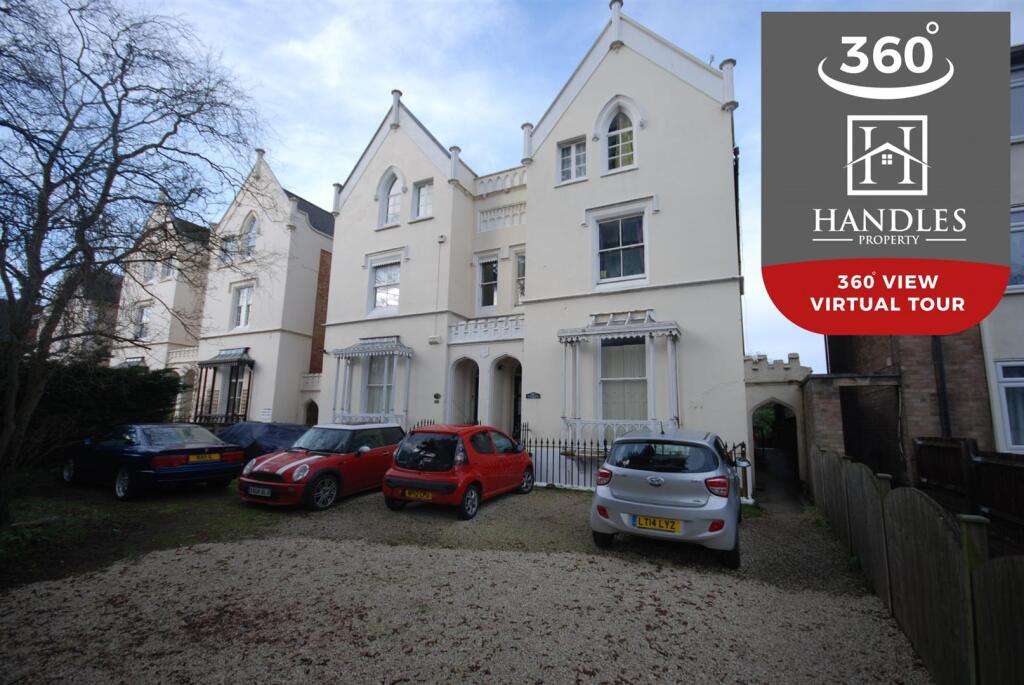 5 bed 1st Floor Flat for rent in Whitnash. From Handles Property - Leamington