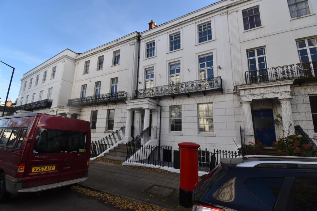 2 bed 1st Floor Flat for rent in Royal Leamington Spa. From Handles Property - Leamington